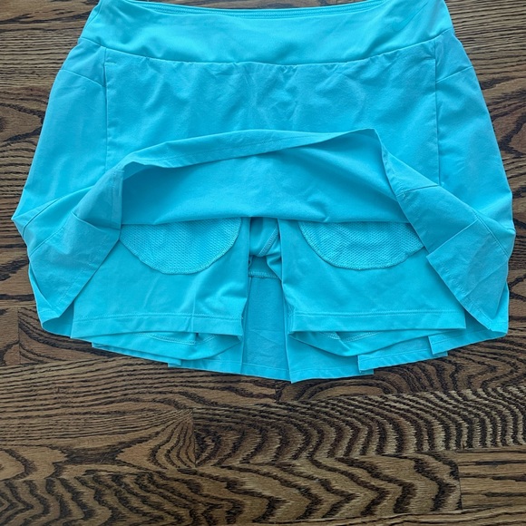 Turquoise blue Nike Dri-Fit pleated Tennis or Golf Skirt with built in shorts - Picture 4 of 5